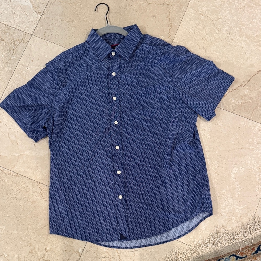 UNTUCKit Short-Sleeve Button-Down Shirt in Navy with Micro Dot- Medium